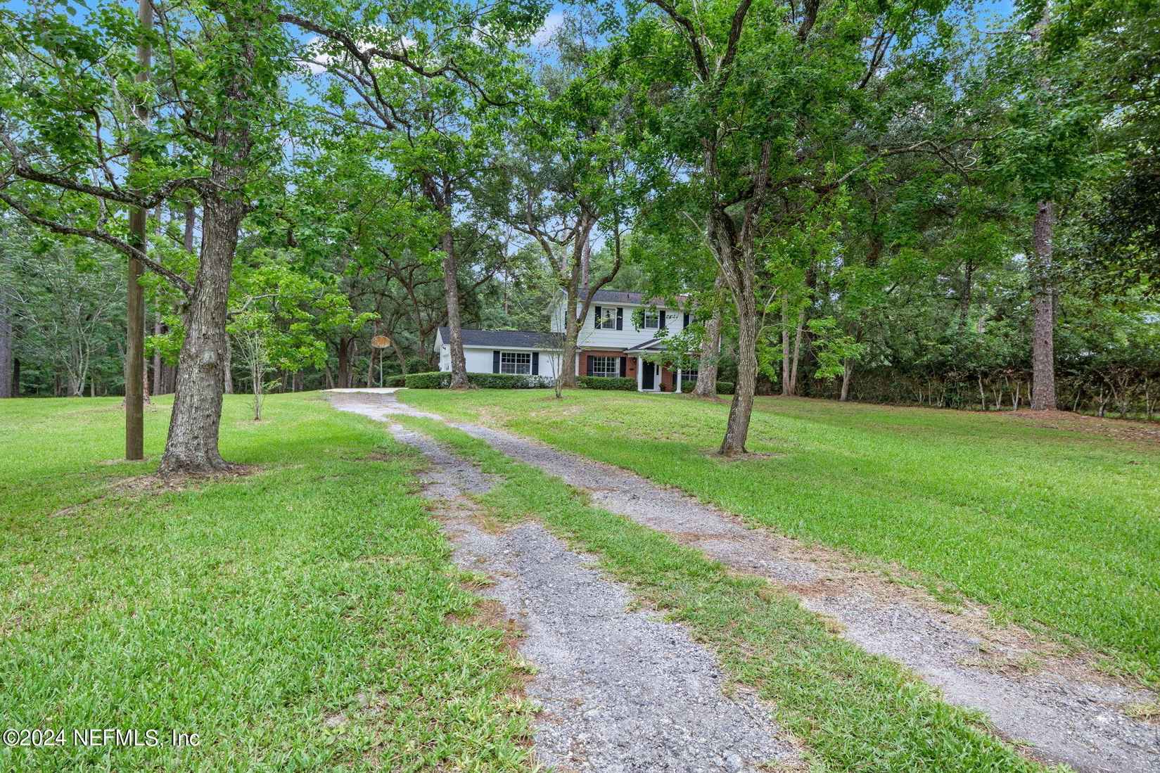 2061 LAUREL Dr  