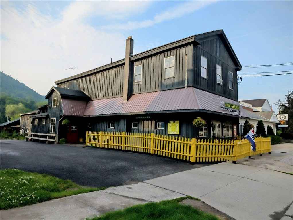 123 Main St  