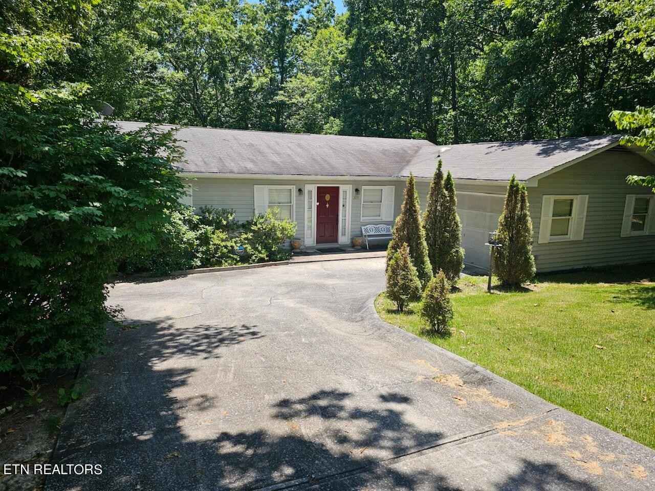 318 Lakeview Dr  