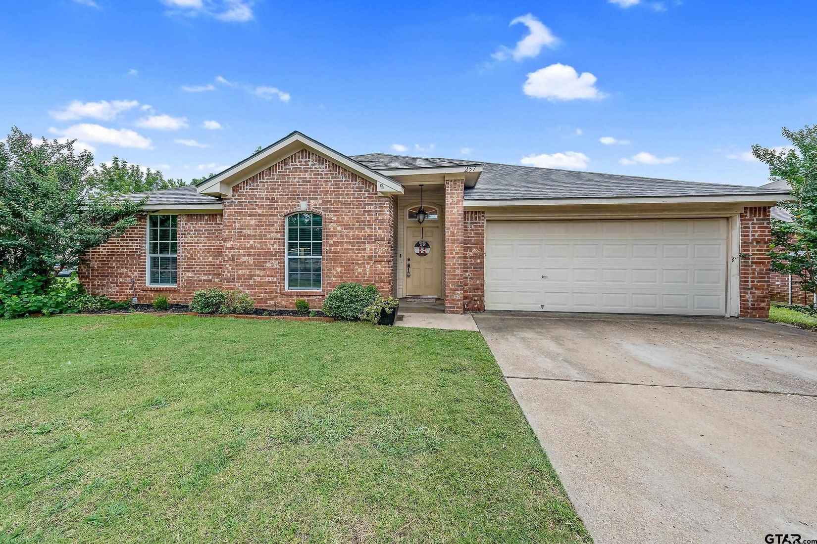257 Cass Cir  