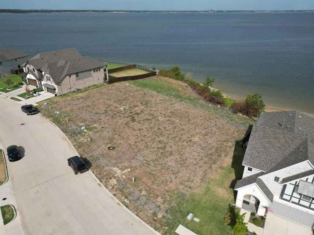 18102 Lakefront Ct  