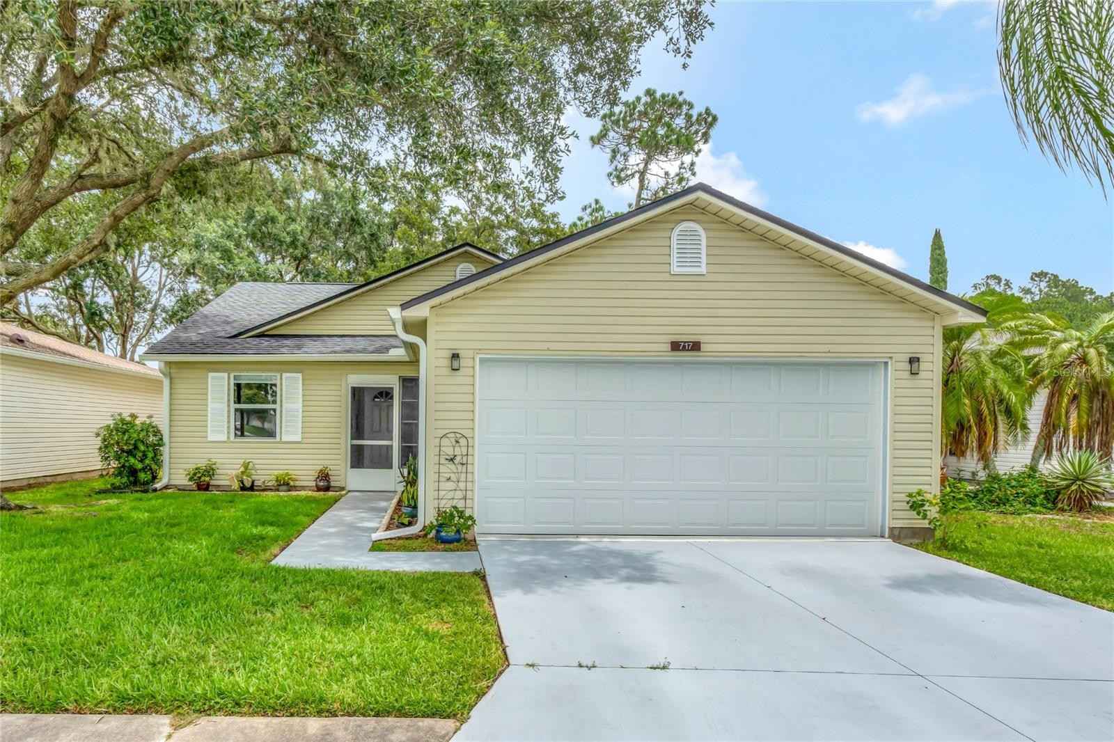 717 GLEN OAKS Dr  