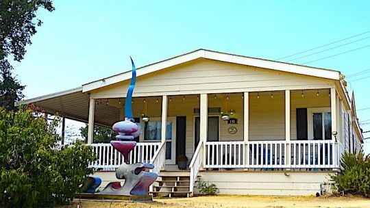 141 SYCAMORE DR  
