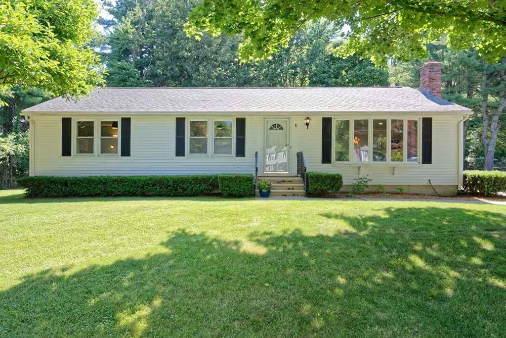 8 MASON Dr  