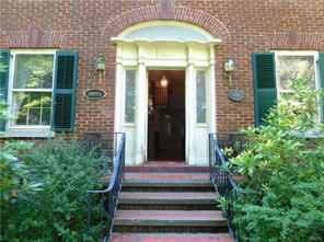 9095 Main St  