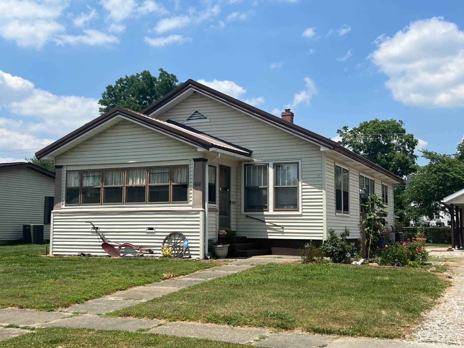 610 W Grand Pr  