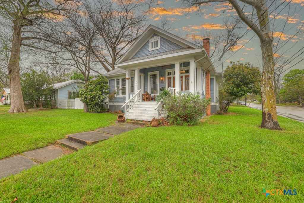 206 Willow Ave  