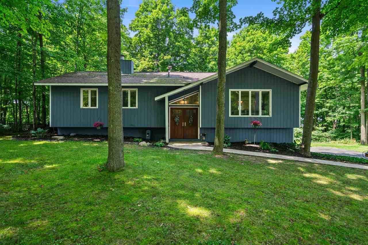 1082 Woodland  