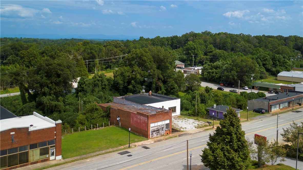 307 E North 1st St  
