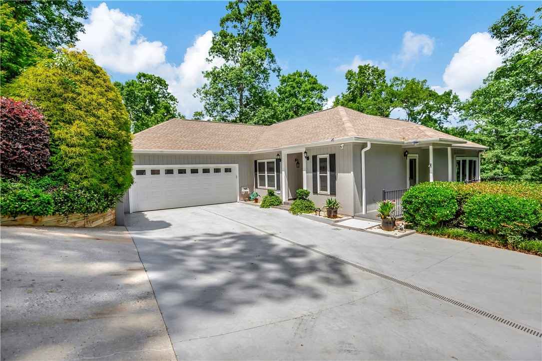 100 Evergreen Ct  