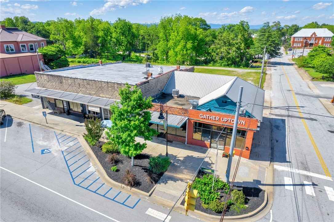 100 -106 W Main St  