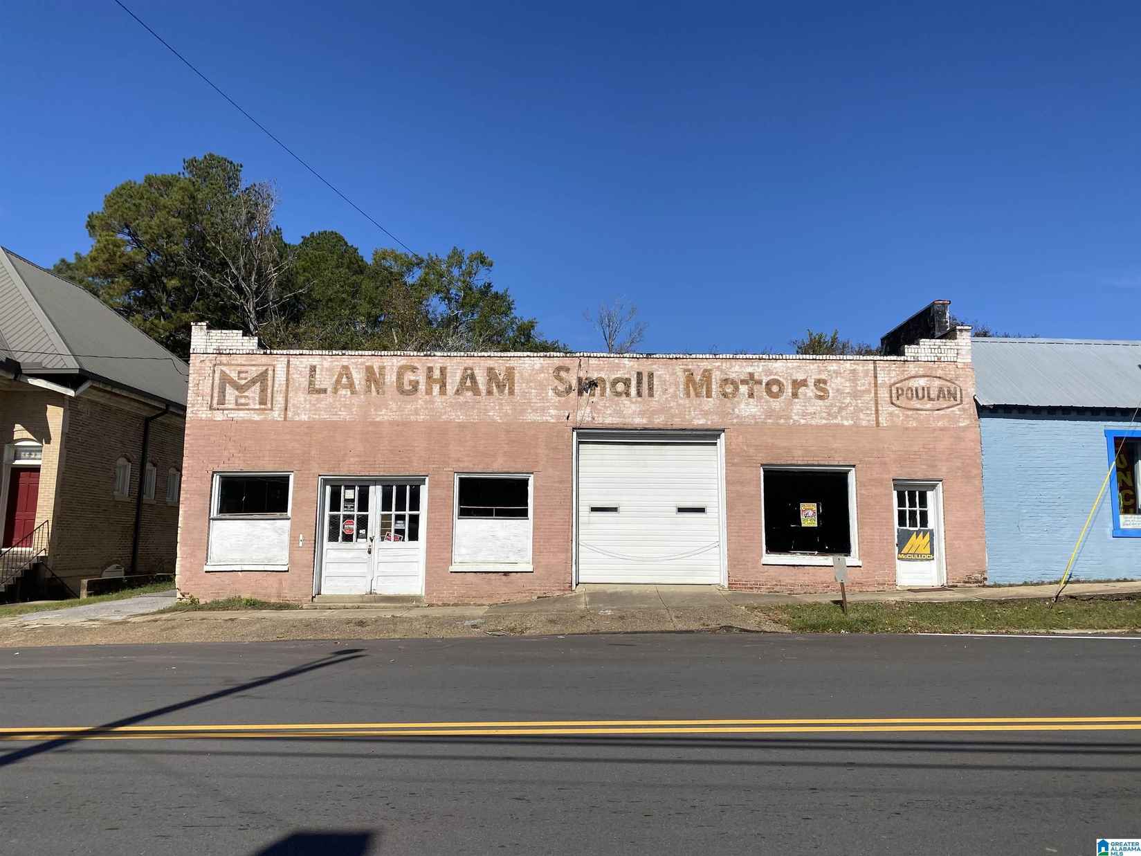 212 MAIN St  