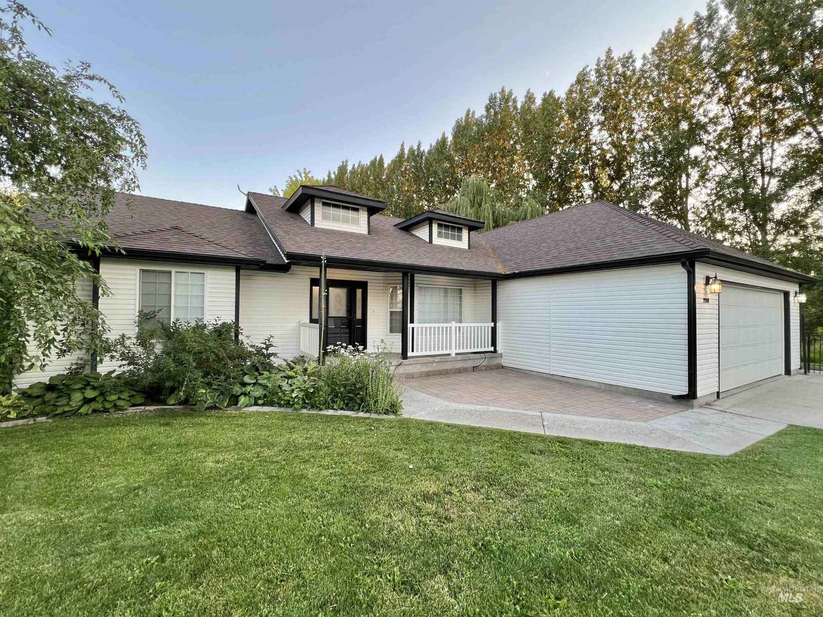 2560 Spruceridge Cir  
