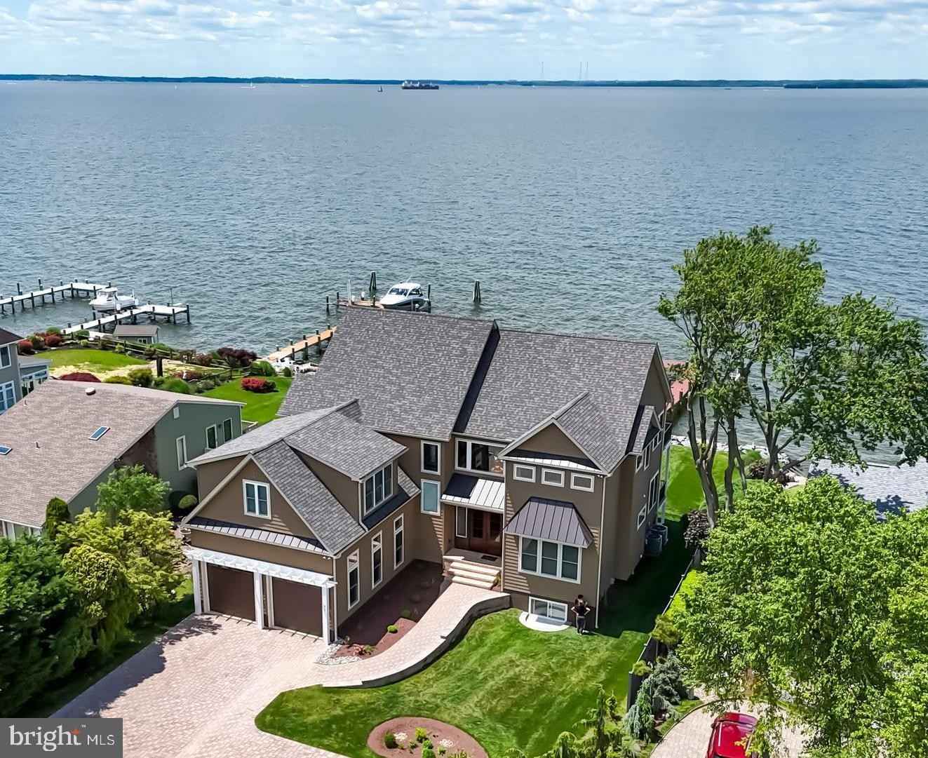 810 BAYSIDE Dr  