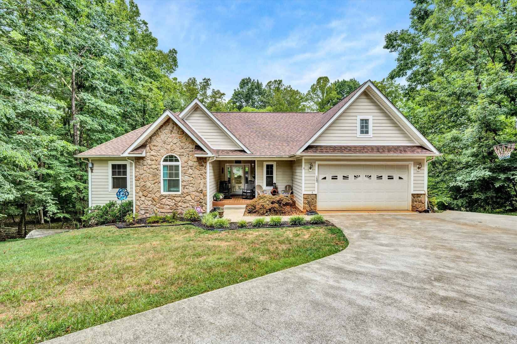 132 Pointe O Woods Dr  