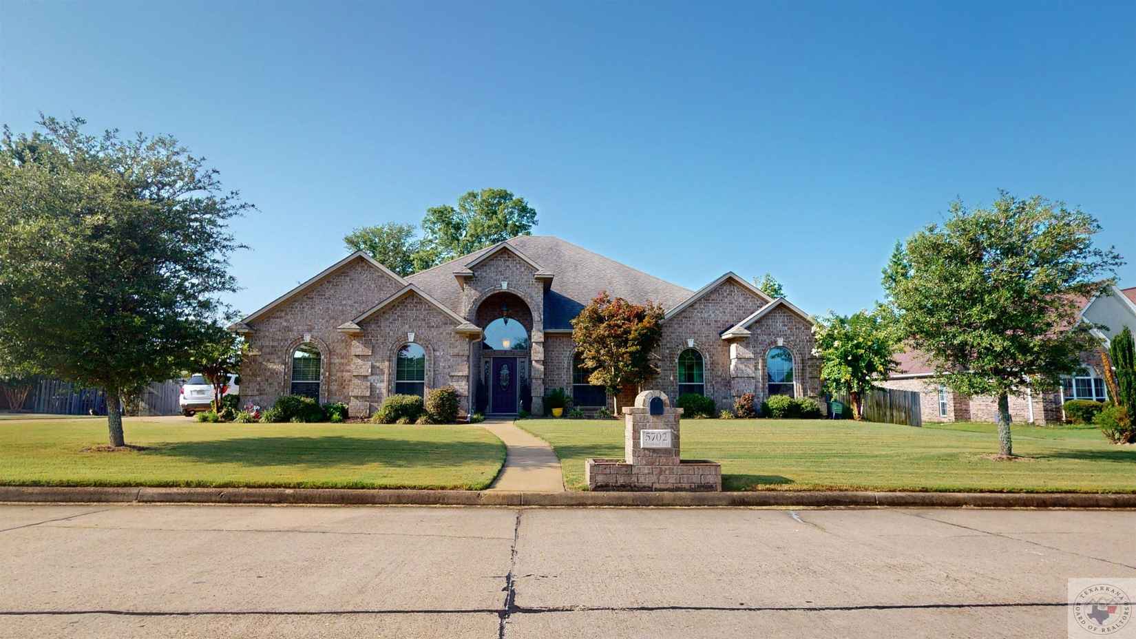 5702 Clearwood Trl  