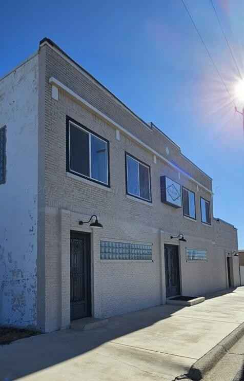 715 S Main St  