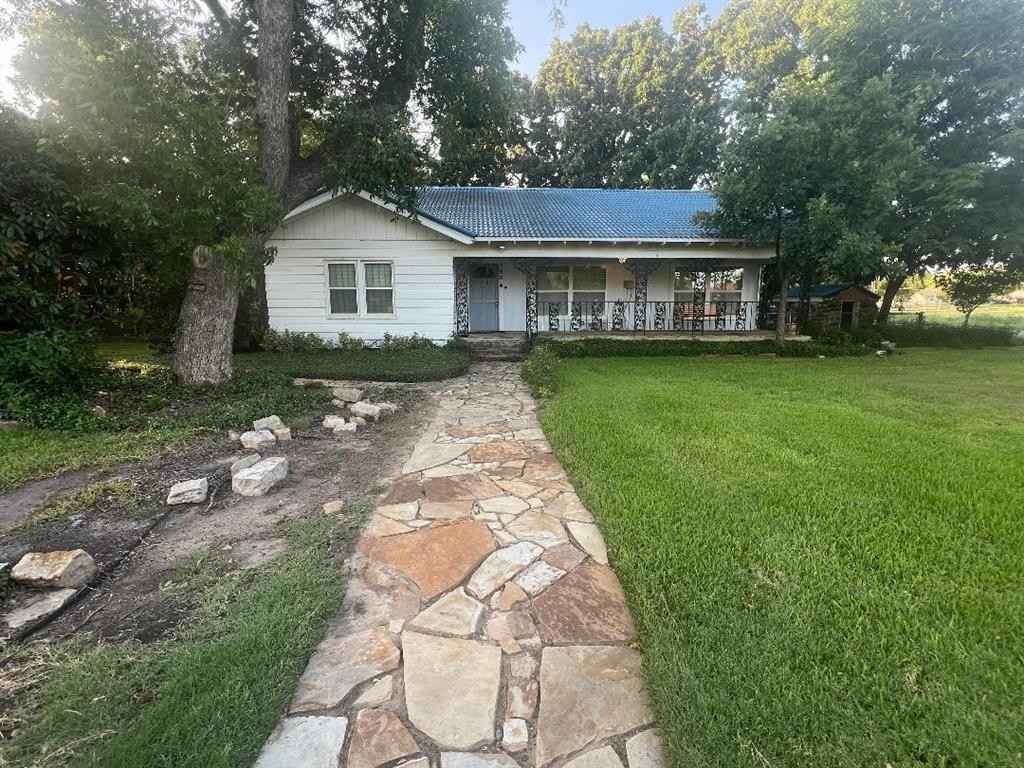 300 W Wilson Ave  