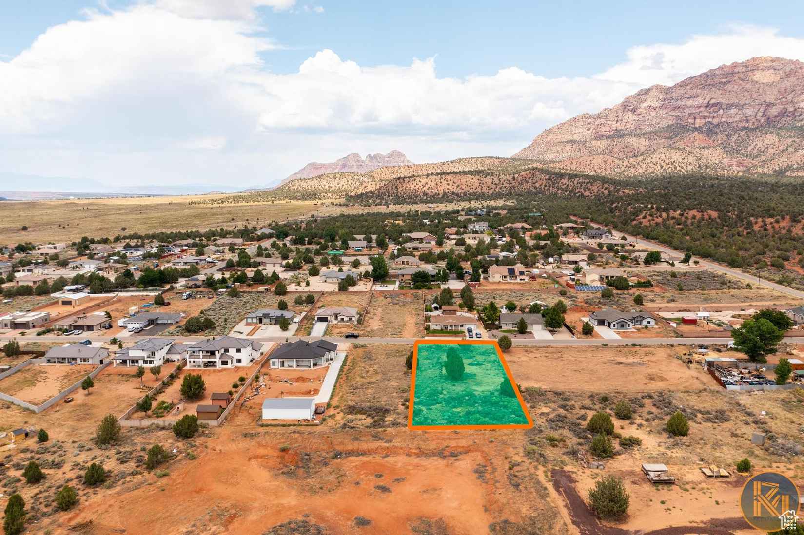 1324 E MANZANITA  