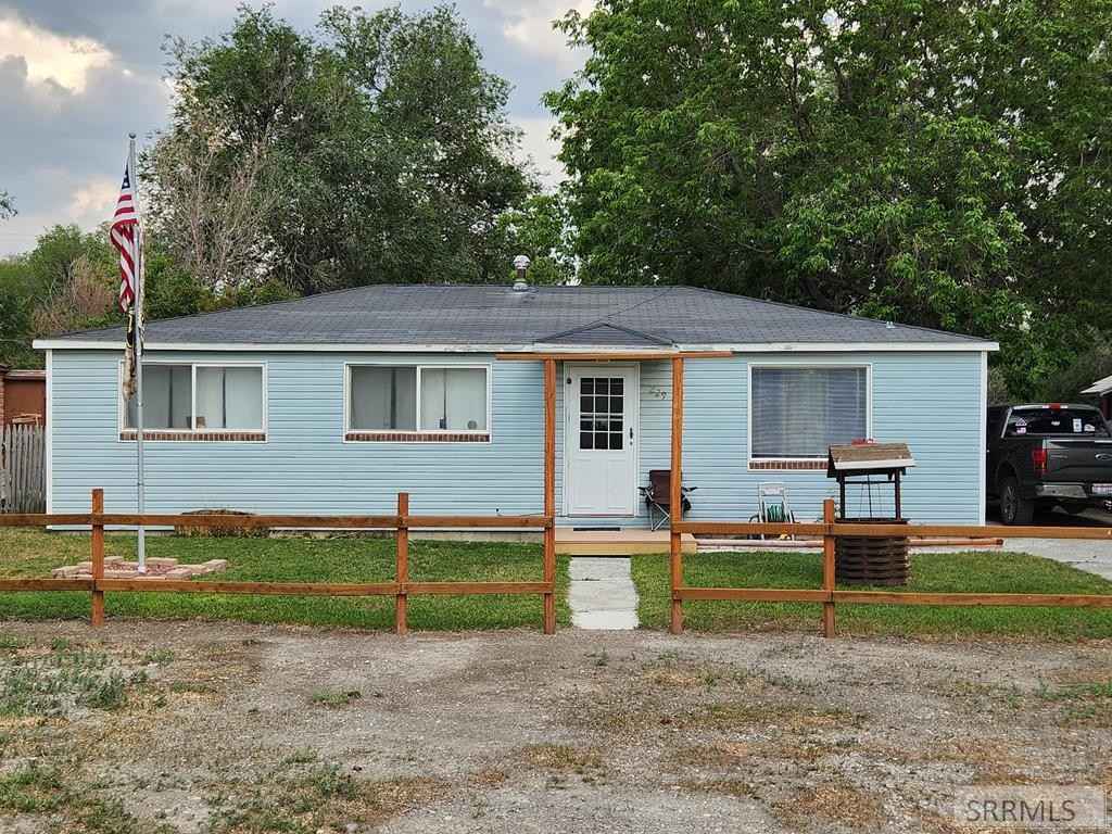 229 Arco Ave  