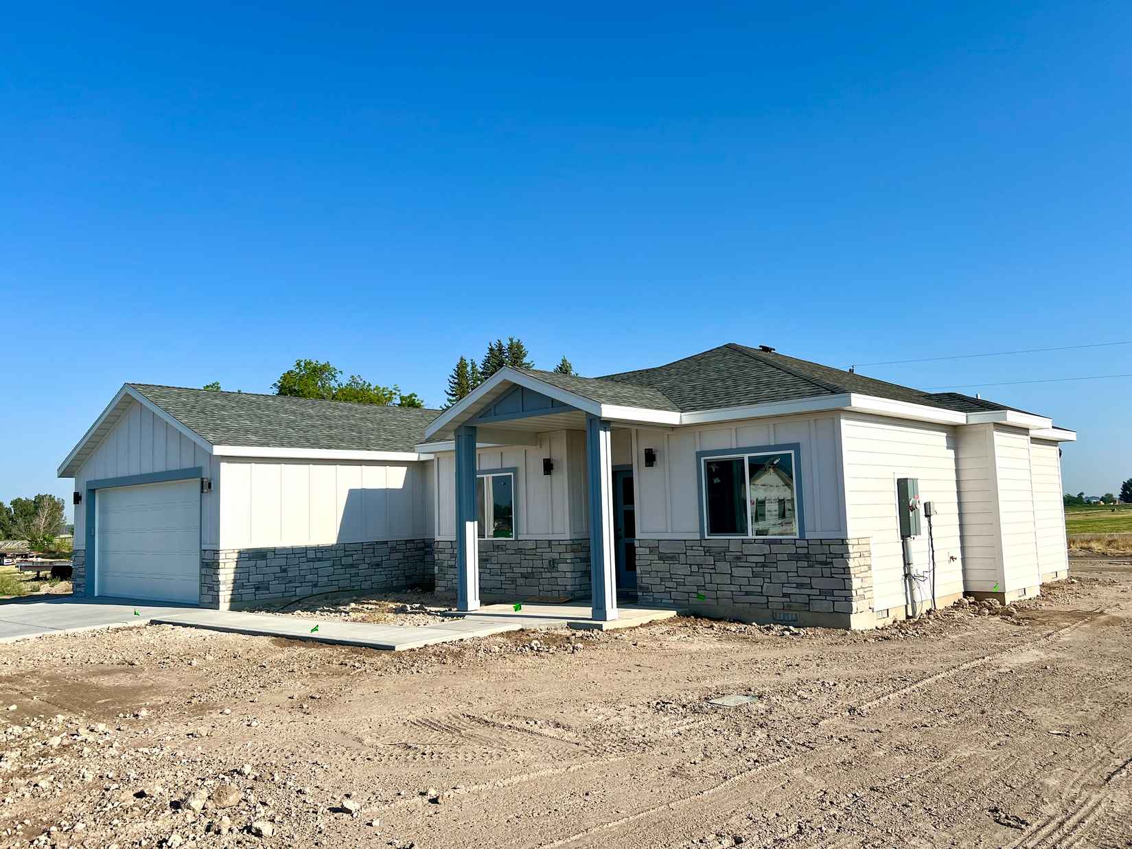 1602 Parker Dr  