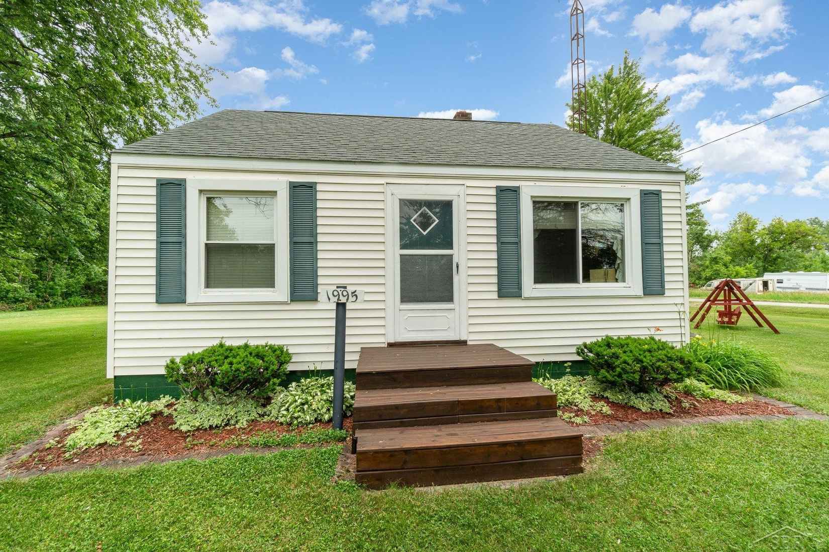 1995 E Huron  