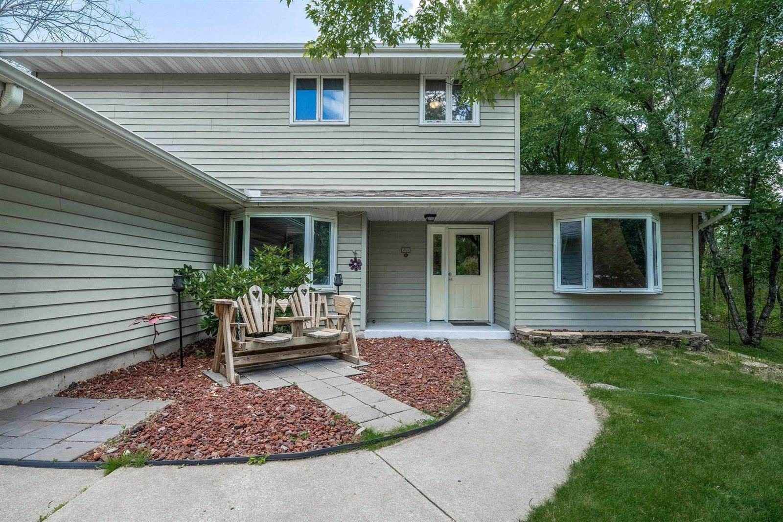 1043 Kings Way  