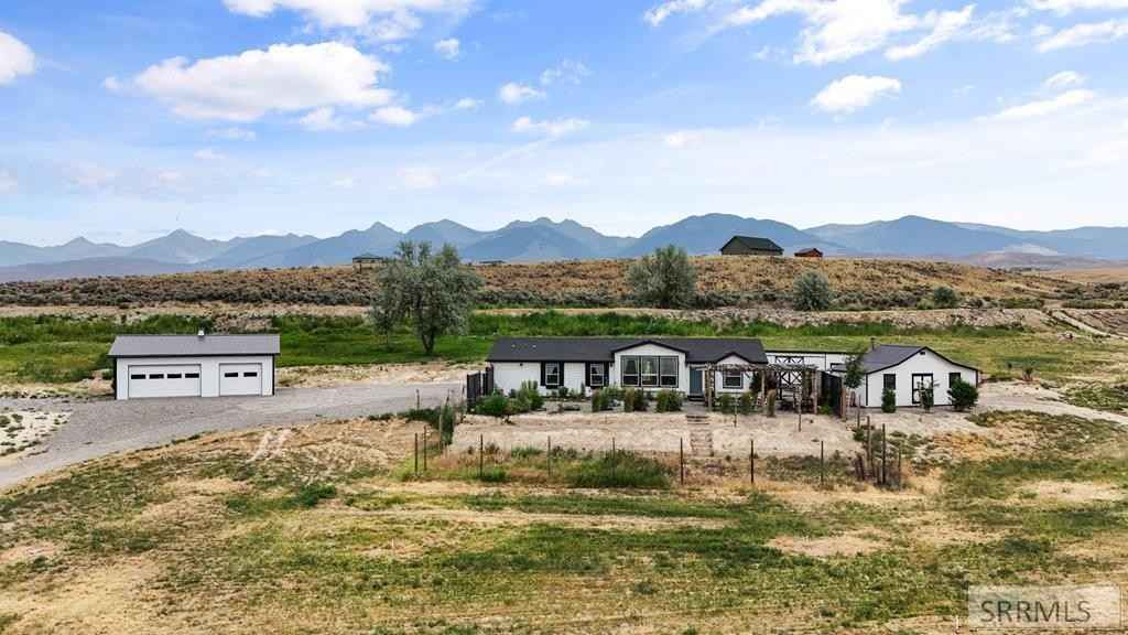 56 Country Living Ln  