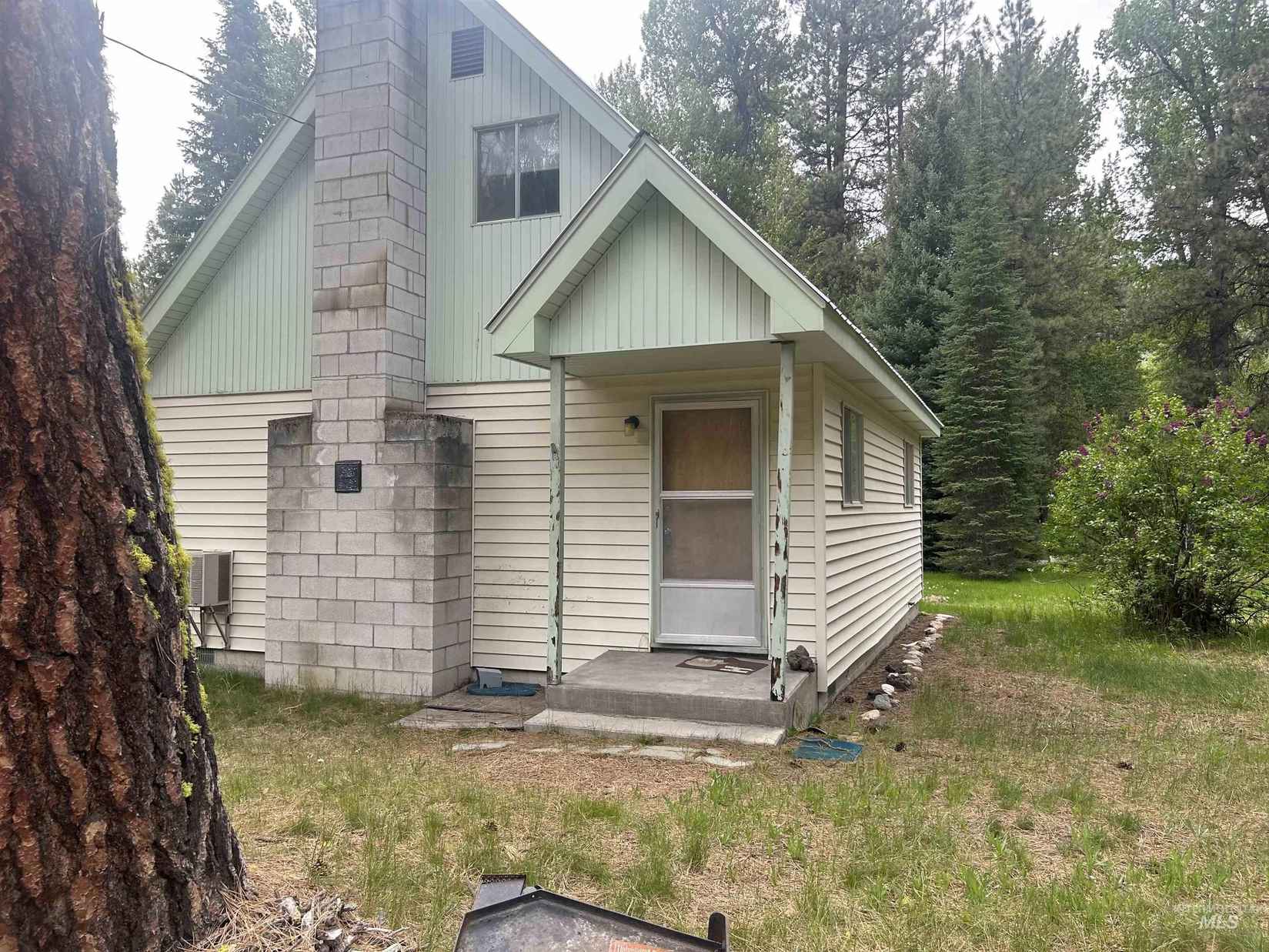 2017 N Pine-Featherville Dr  