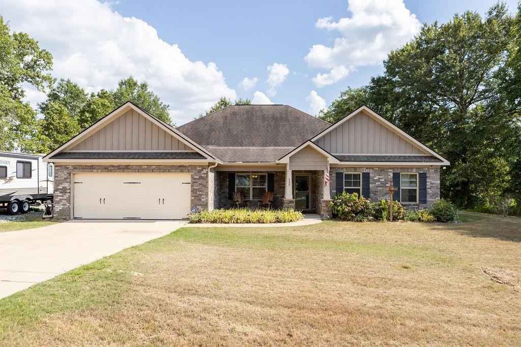 335 Lee Rd 2163  