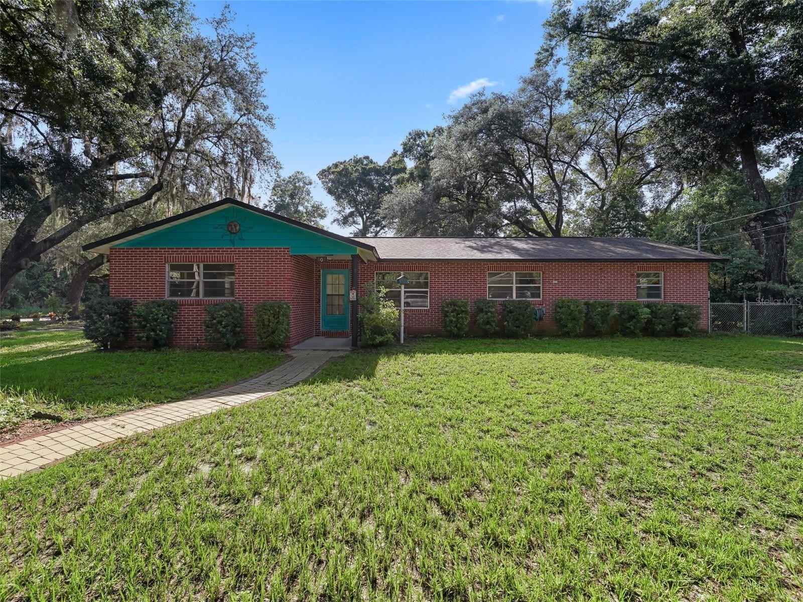 907 Elm Ave  