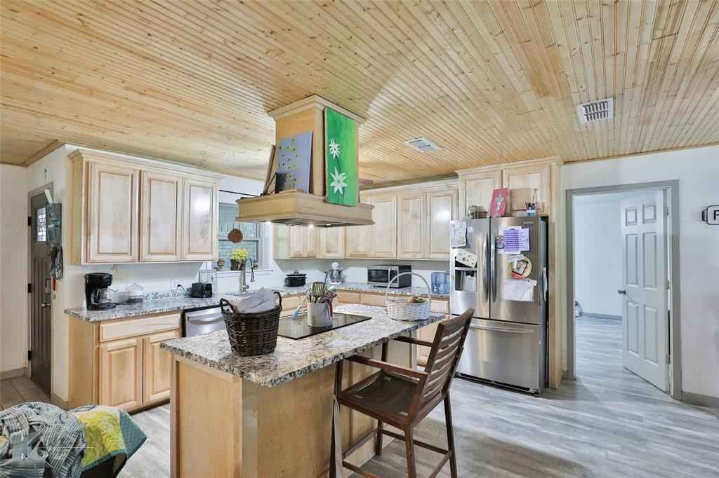 1122 Woodland Dr  