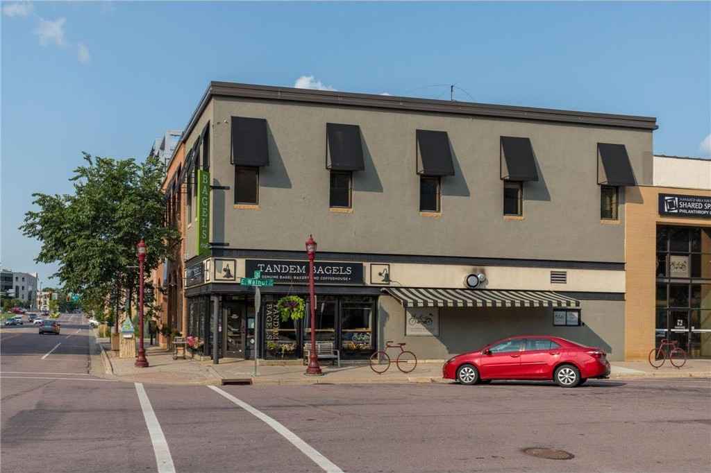 200 E Walnut St  