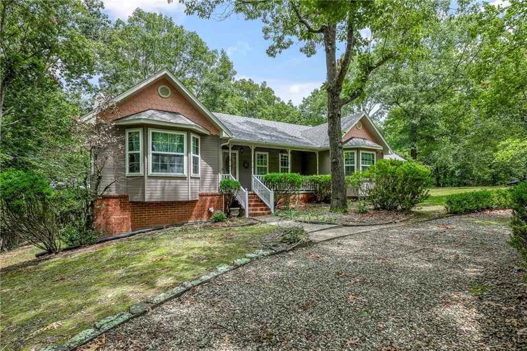 113 N Pleasant Rdg DR  
