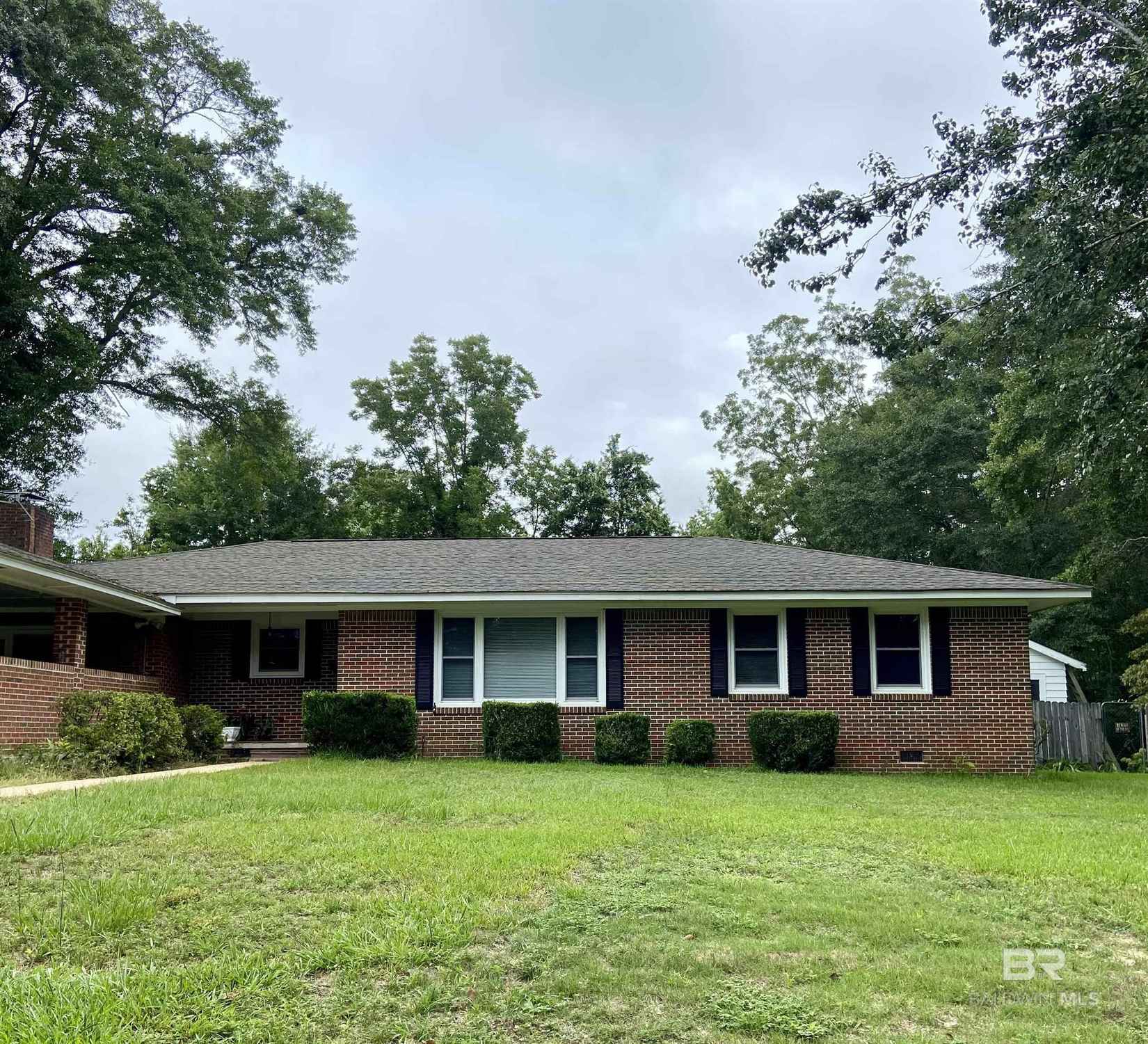 102 Ashley St  