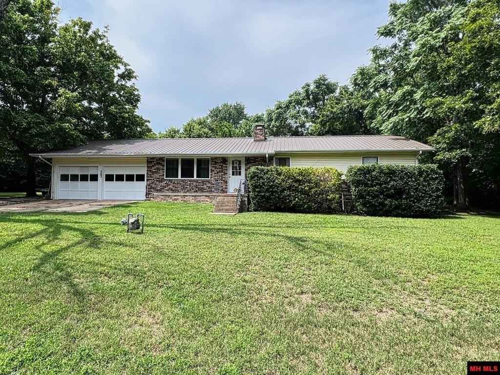 203 Cedar St  