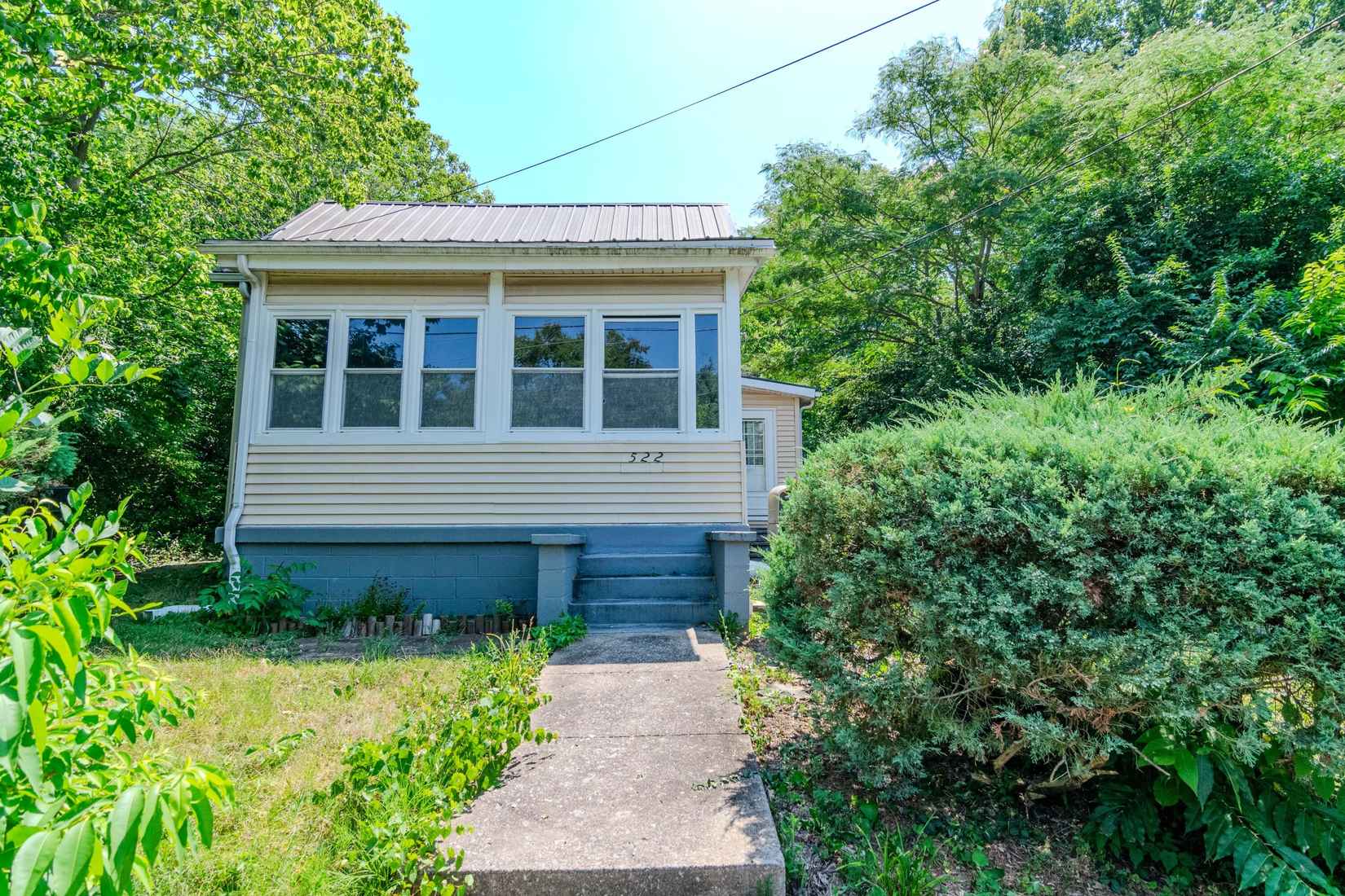 522 Hanson St  