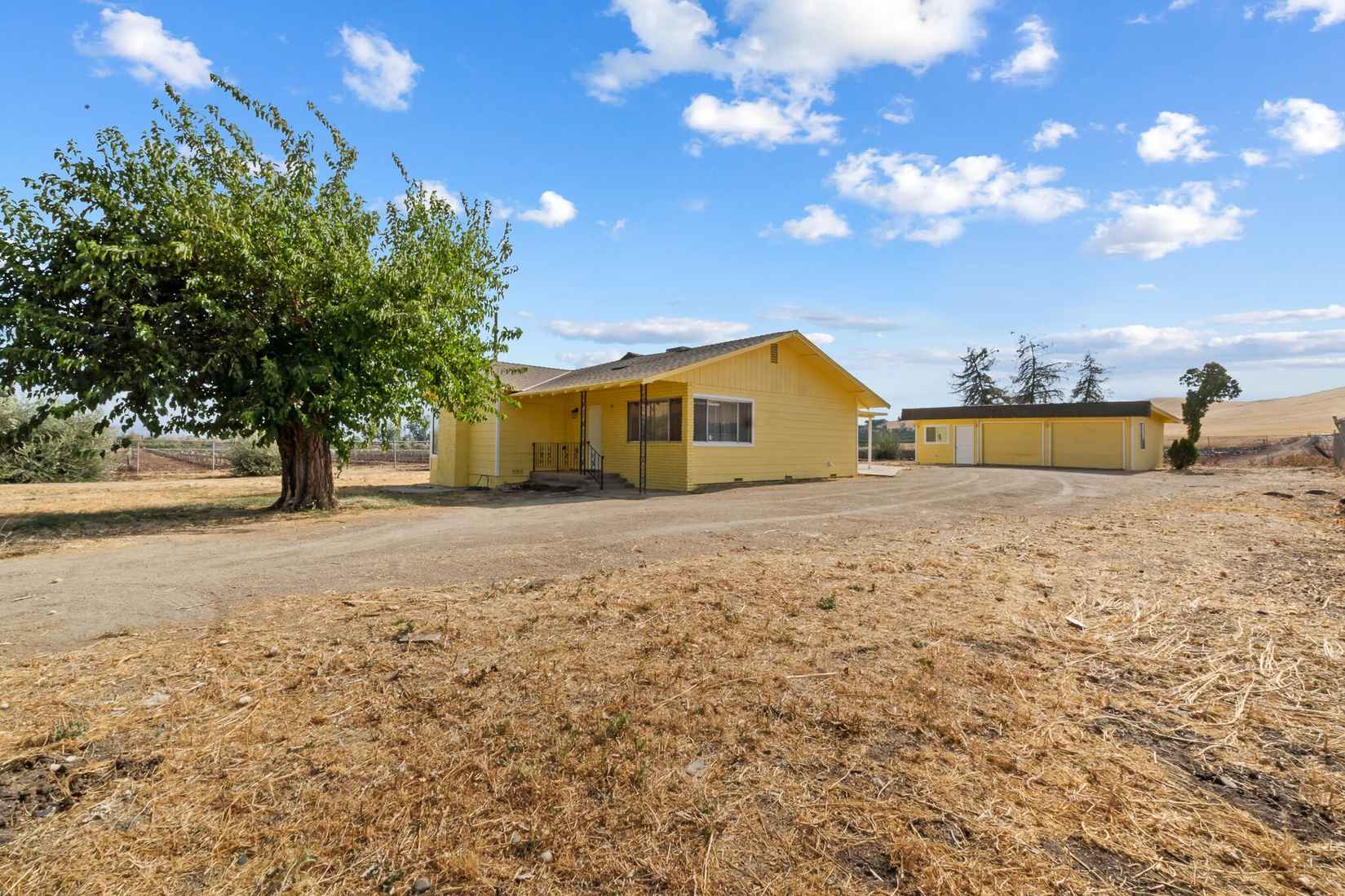 23297 Rd 242  