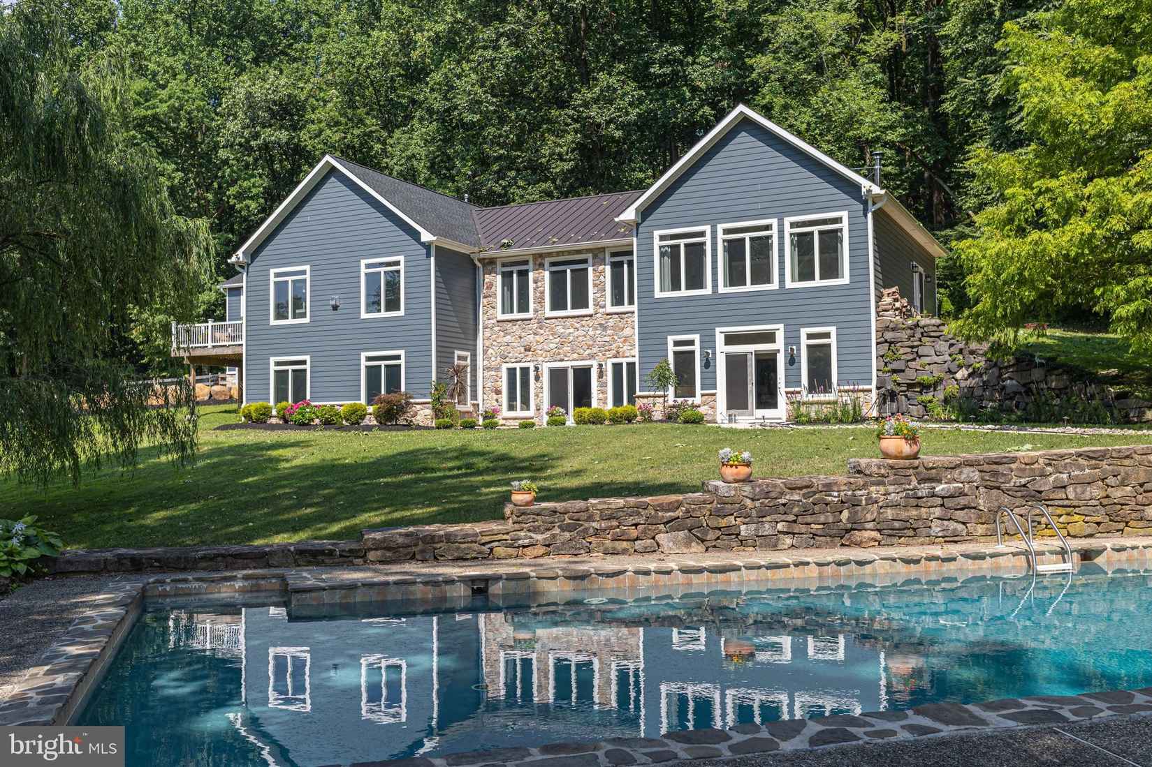 3911 DOGWOOD Ln  