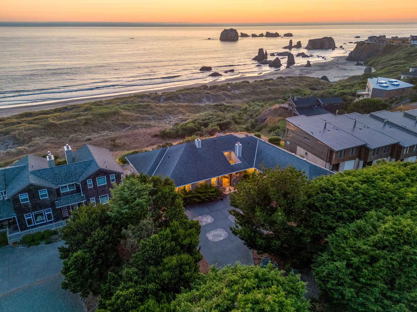 2840 Beach Loop Dr  