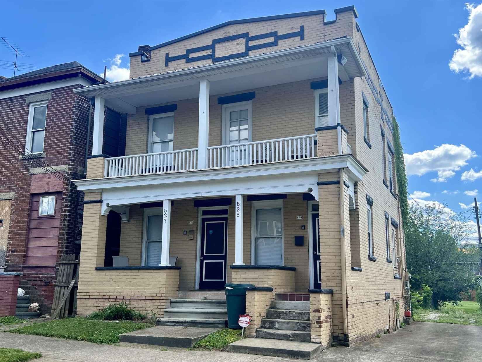 525-527 2nd St  