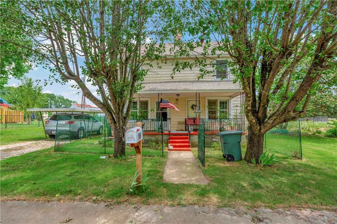 106 B St  
