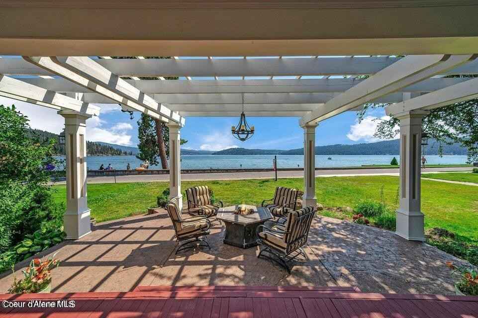 607 W LAKESHORE DR  