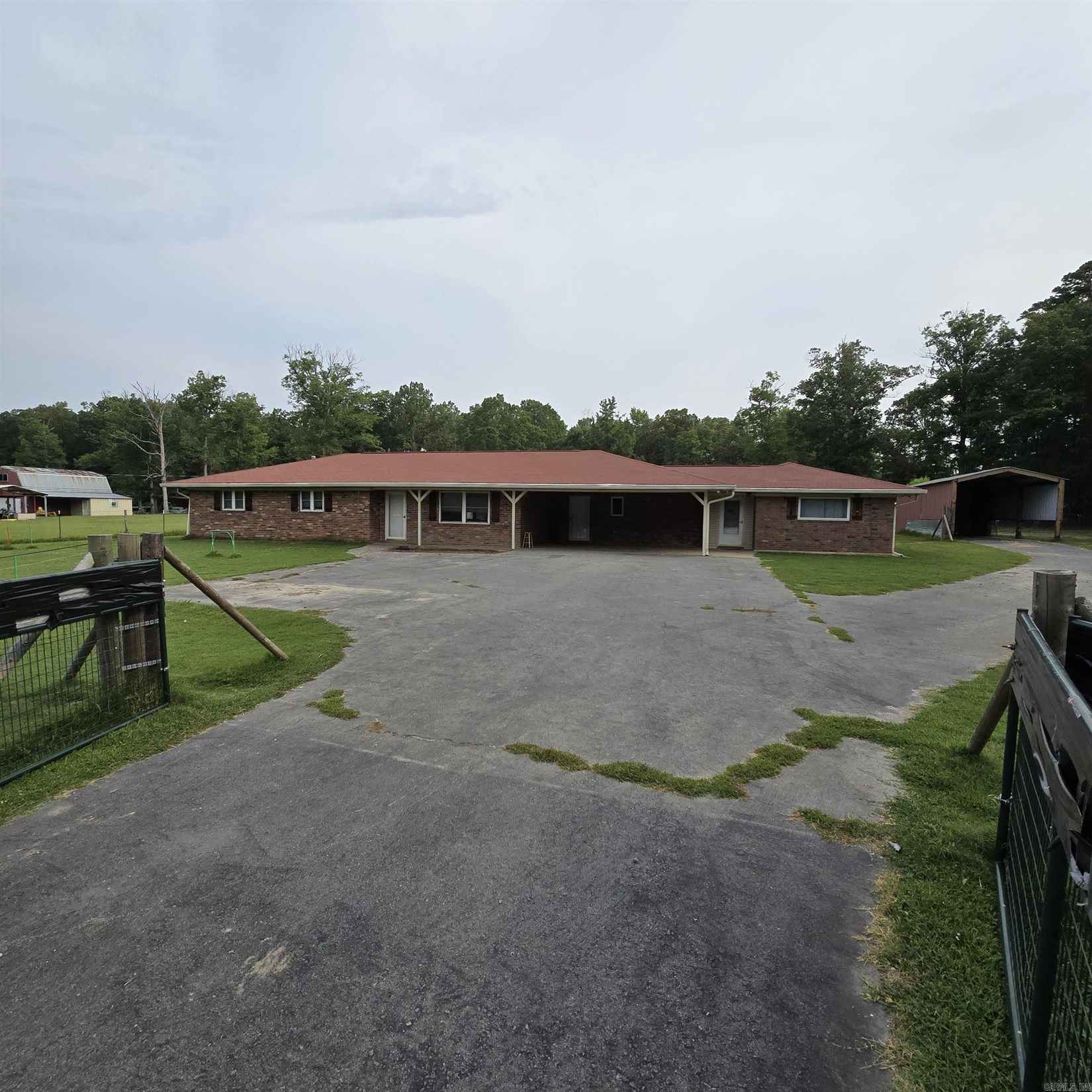 833 Lauren Ln  