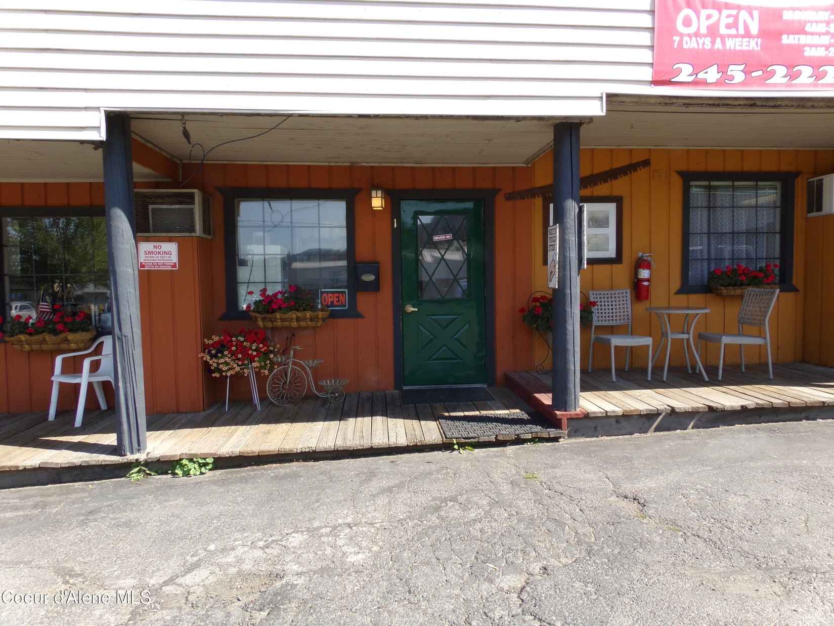 1117 Main Ave  