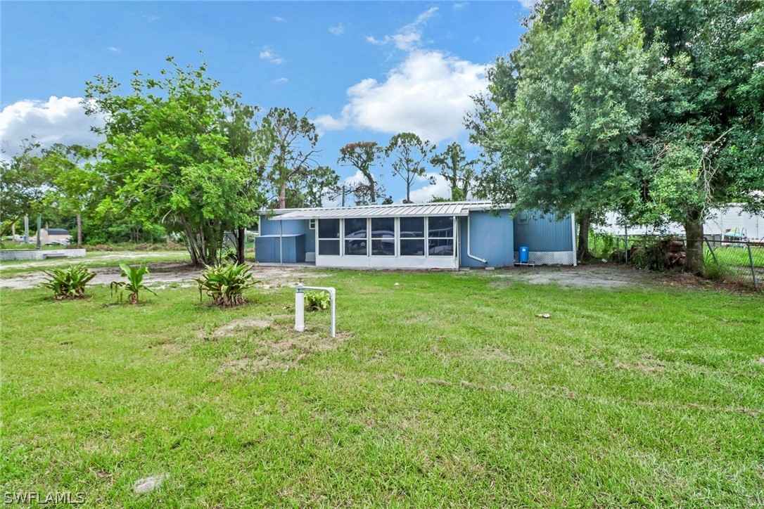 2213 Carlisle Ln  