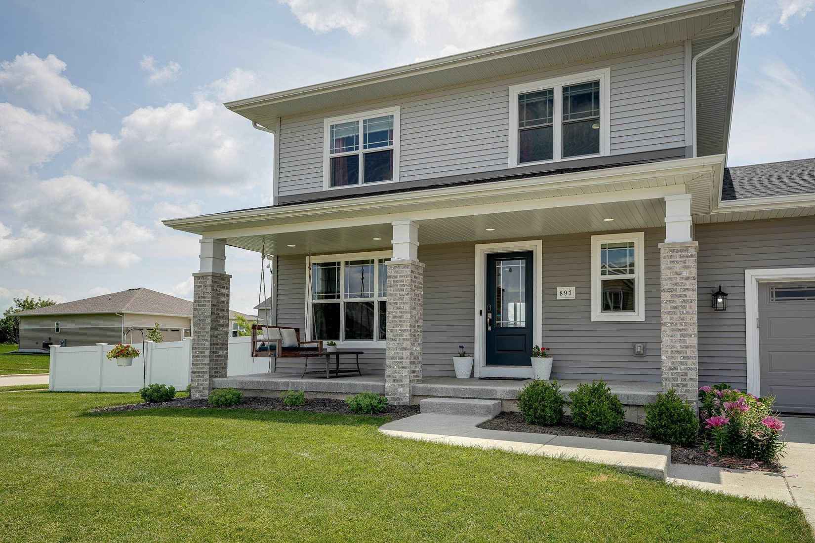 897 Yellowwood Pl  