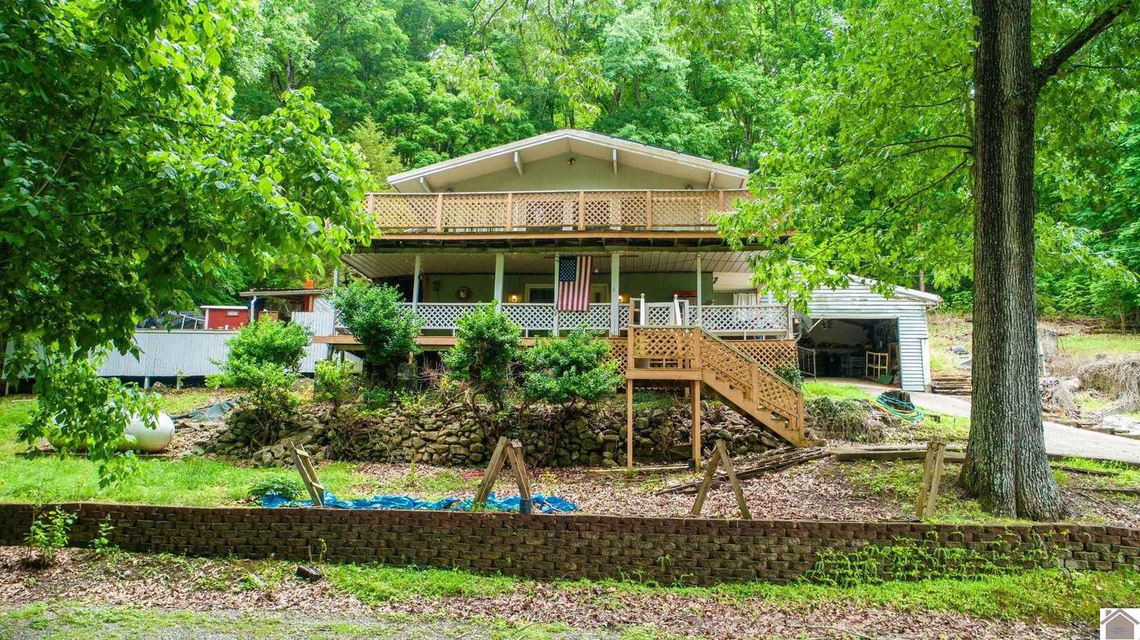 937 Palisades Dr  