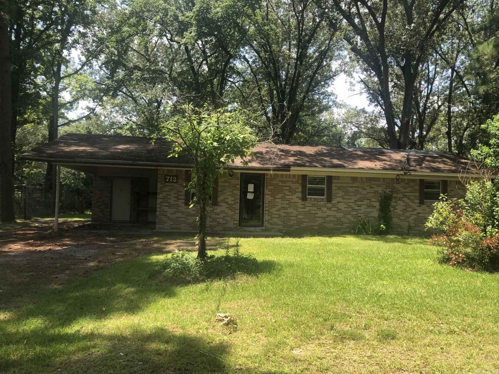 712 S Evans Rd  
