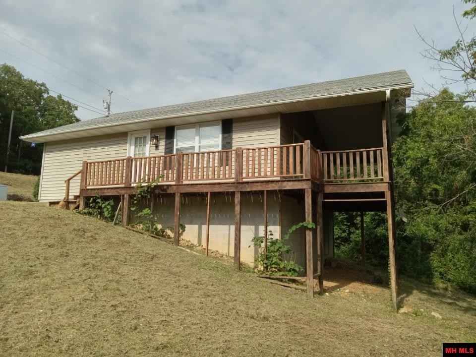 124 DEERWATER Dr  